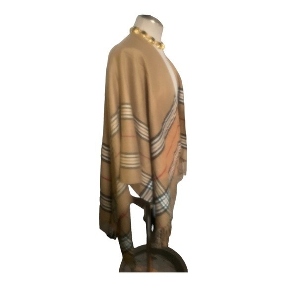 V. FRAAS Women's One Size Shawl/Poncho Multi Color/Wrap - Picture 8 of 13